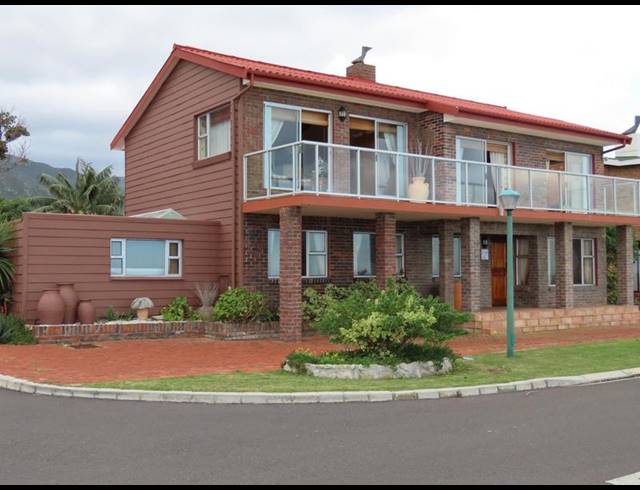 4 BEDROOM HOUSE FOR SALE IN KLEINMOND